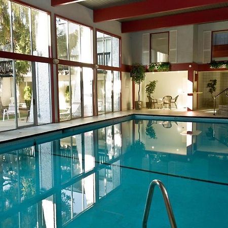 Riviera Village Green Hotel Complex Vernon Dış mekan fotoğraf